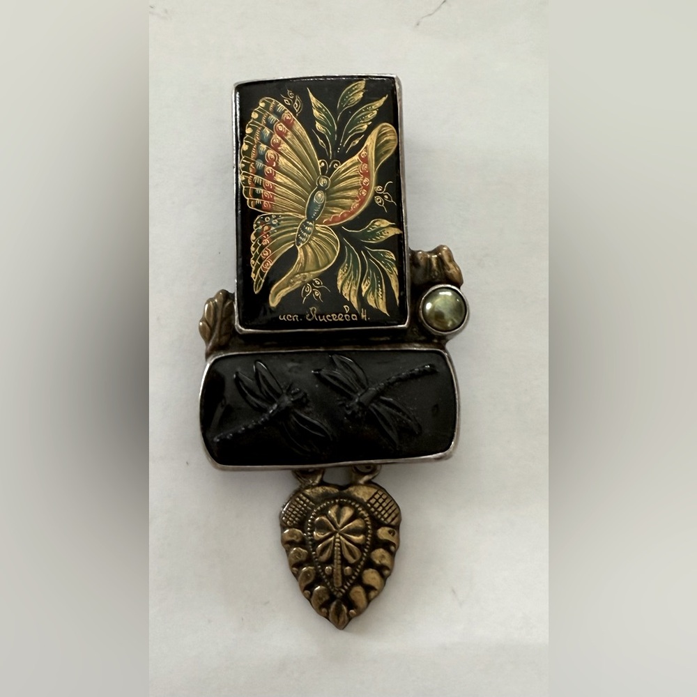 AMY KAHN RUSSELL AKR Sterling Butterfly Pendant Carved Onyx
